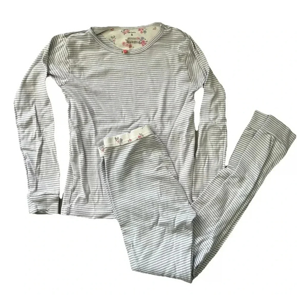 Girls Carter’s Striped Snug Fitting Long Sleeved Pajama Set Size Medium (8) - Picture 1 of 4